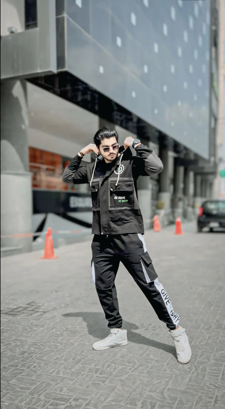 Stylish Cargo Front Double Pocket Winter Tracksuit (BLACK) (2 PCS Hoodie + Trouser)